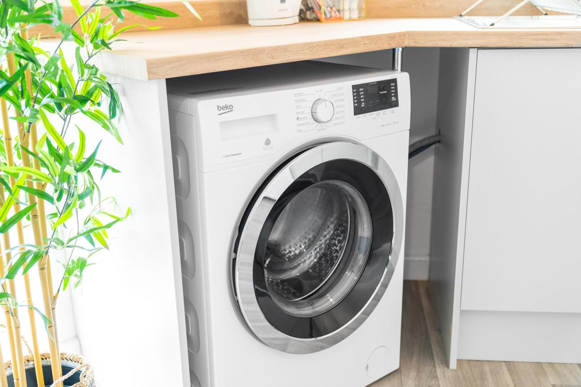 New 2 Bedroom Deluxe Apartment - Parking - Wifi & Netflix - Top Rated - 50C Cradley Heath Екстериор снимка